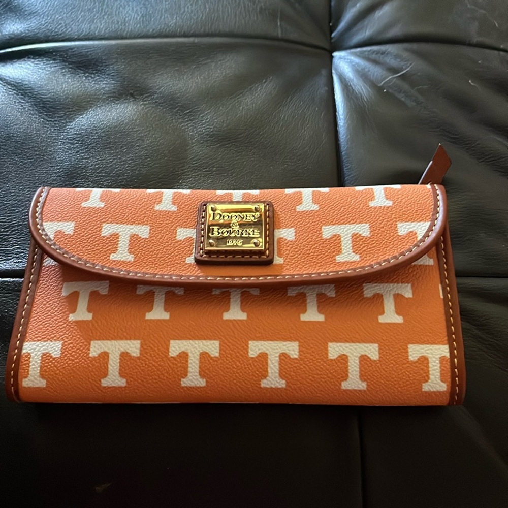 Dooney & Bourke Tennessee Vol wallet